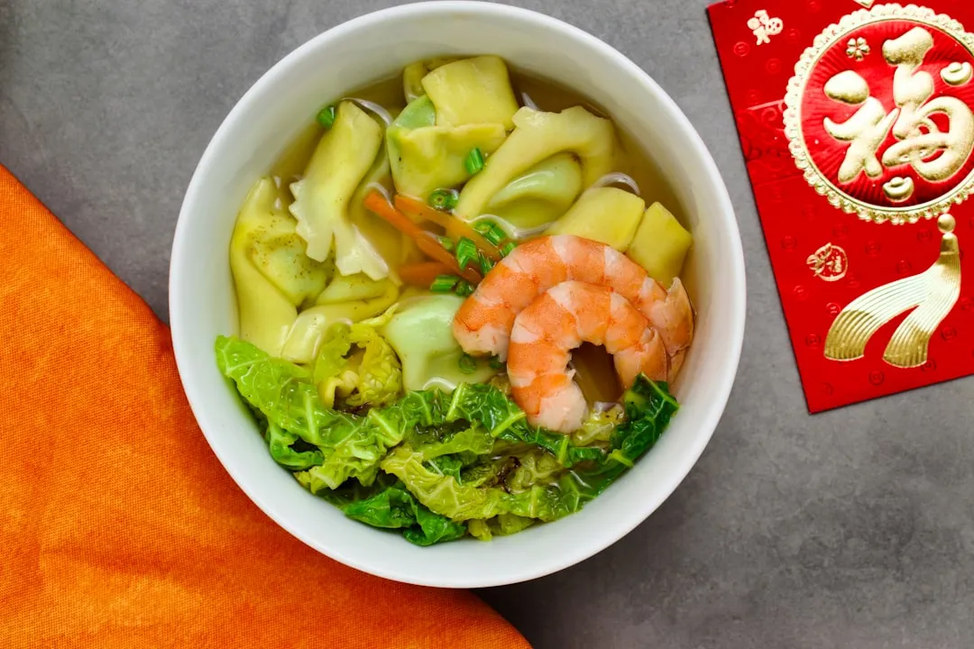 Tô hoành thánh mì