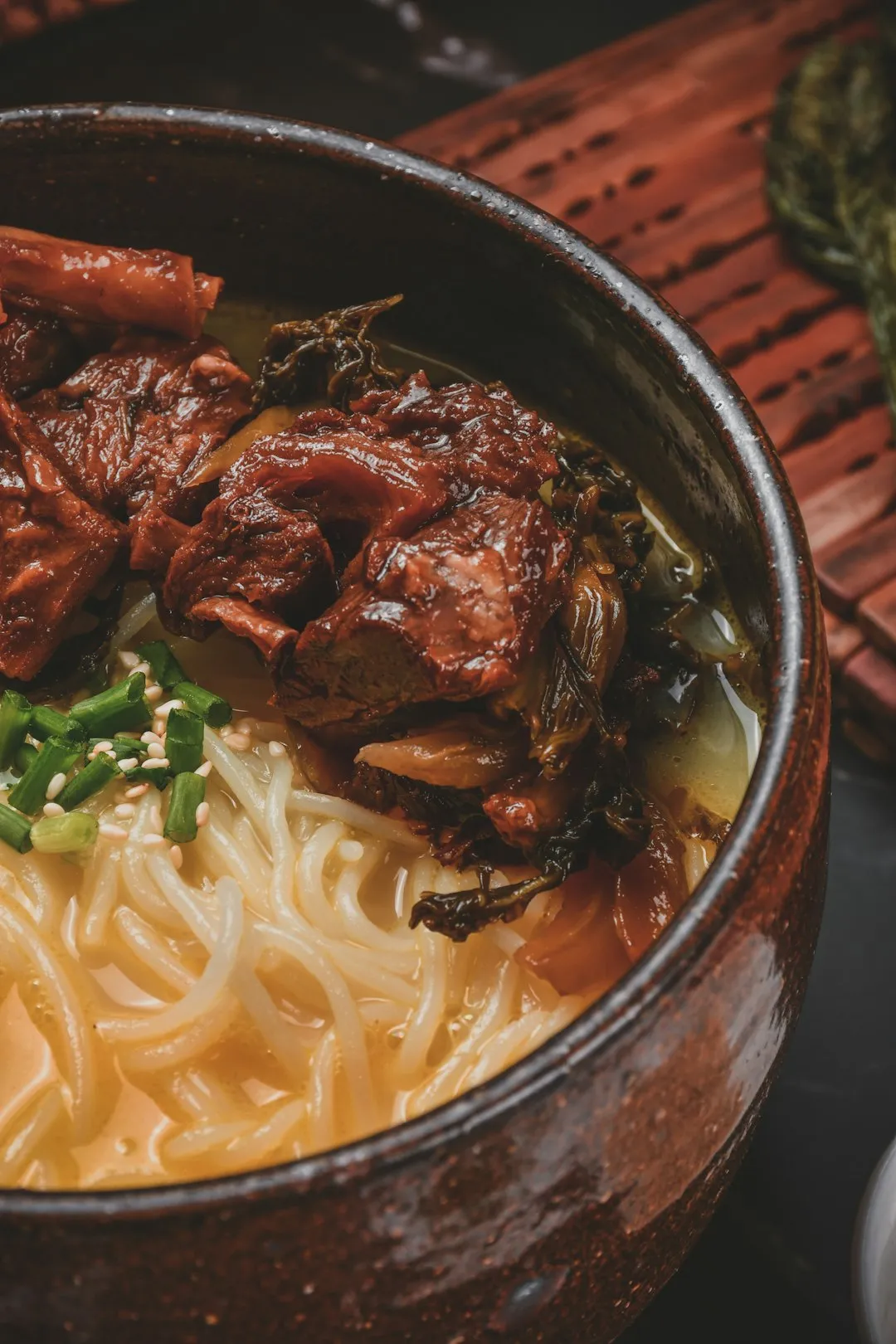Tô mì vịt tiềm thuốc bắc